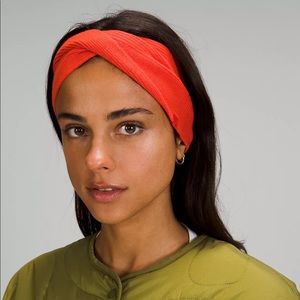 Lululemon Twist Ear Warmer Autumn Red Knit NWOT